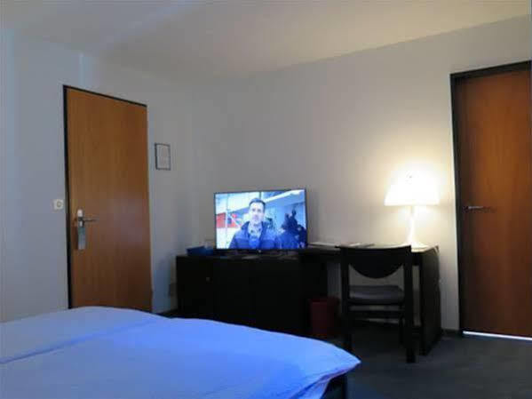 Hotel Elvezia Ascona Bagian luar foto